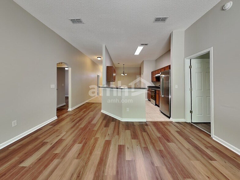 Building Photo - 96473 Commodore Point Dr