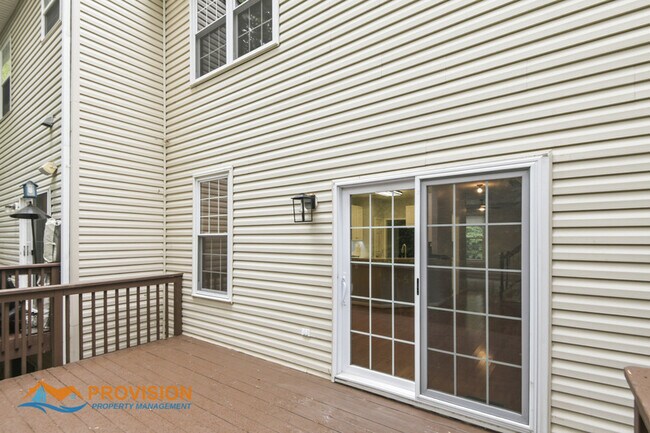 Building Photo - 217 Wintergull Ln