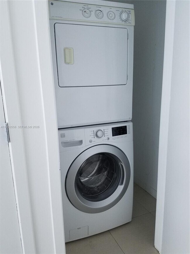 Building Photo - 3301 NE 1st Ave