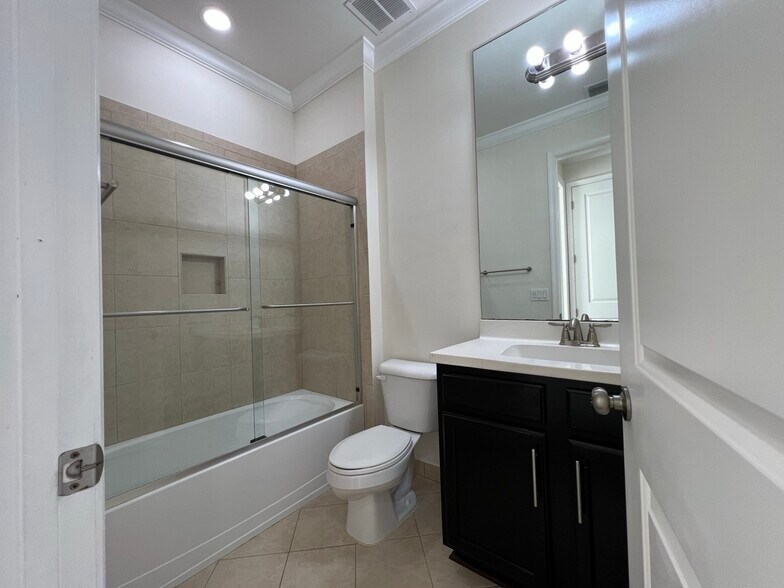 Building Photo - 3390 NW 125th Ave