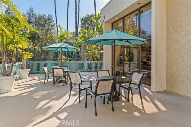 Building Photo - 576 N Bellflower Blvd