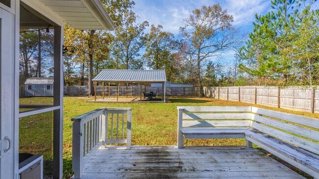 Building Photo - 389 Livingston Dr