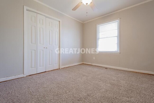 Building Photo - 12 Glendale St