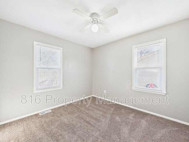 Building Photo - 721 N Rogers St