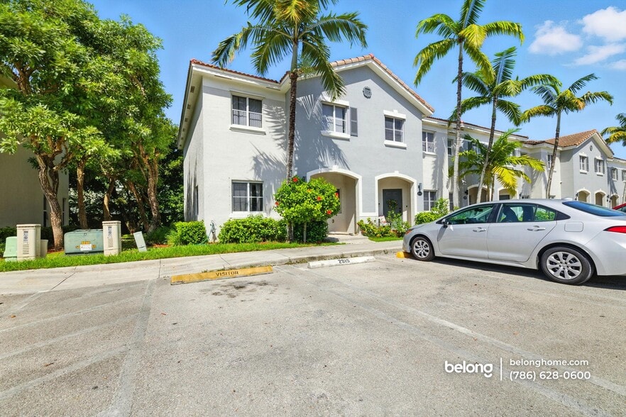 Building Photo - 2915 SE 15th Terrace