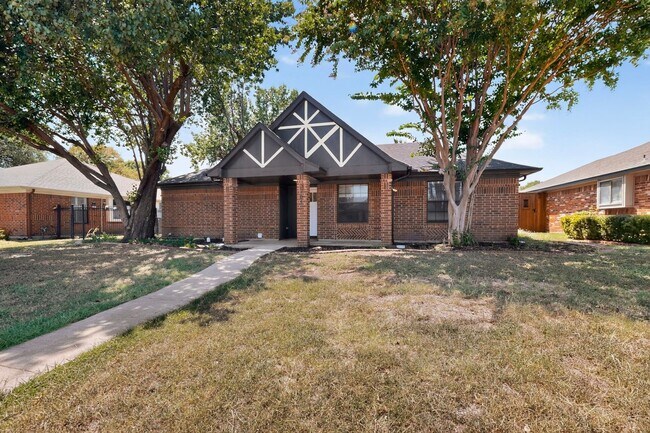 Building Photo - 3701 University Dr
