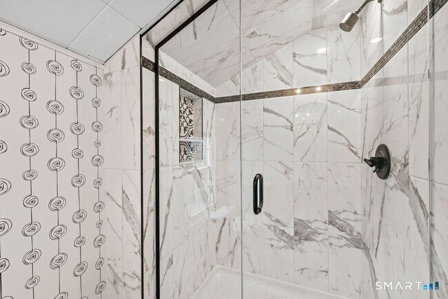 Building Photo - 575 S Main St