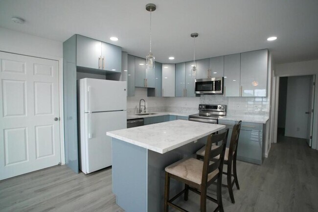 Building Photo - 94-364 Laahaina Pl