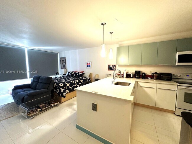 Building Photo - 1000 West Ave