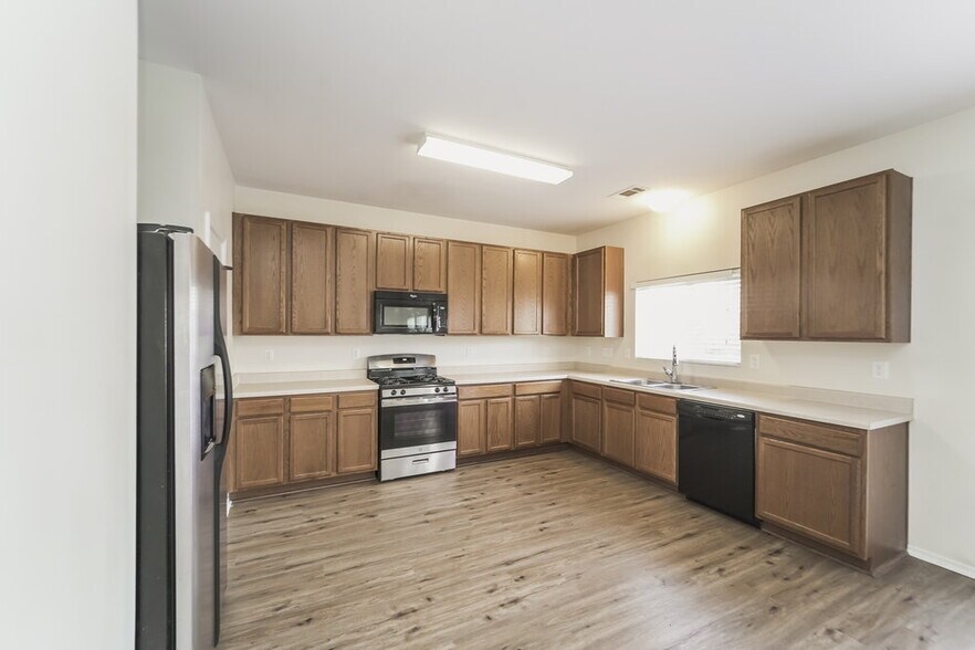 Building Photo - 6619 Ruth Ferrell Ct