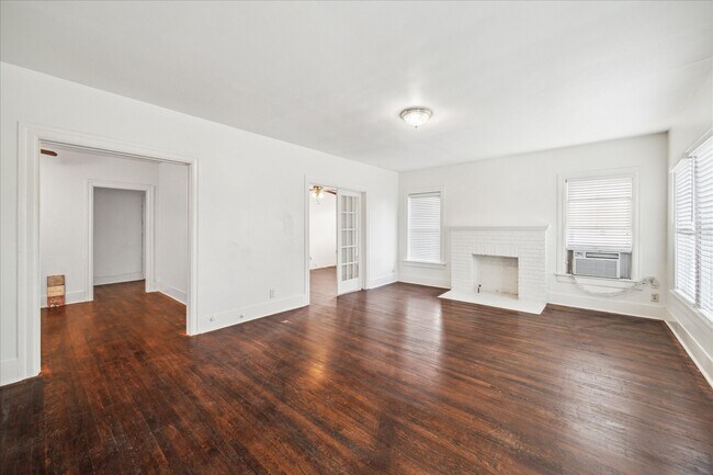 Building Photo - 2113 Berry St