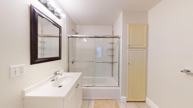 Building Photo - 11 Elder St