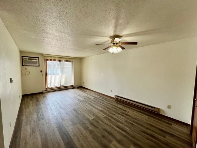 Interior Photo - 806 S State Street