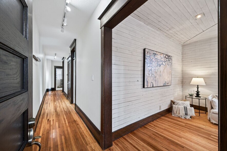 Building Photo - 722 Grand Ave