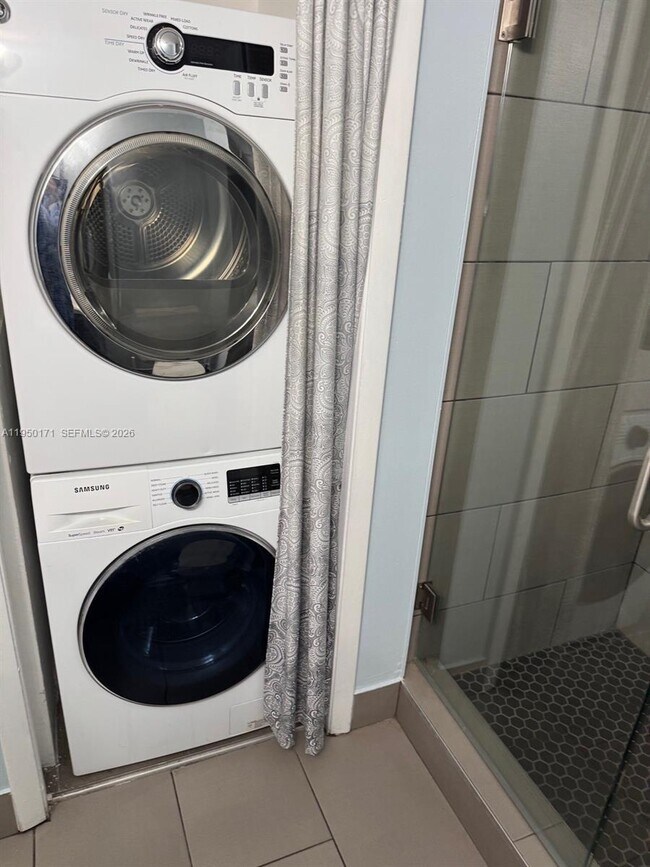 Building Photo - 16541 Blatt Blvd