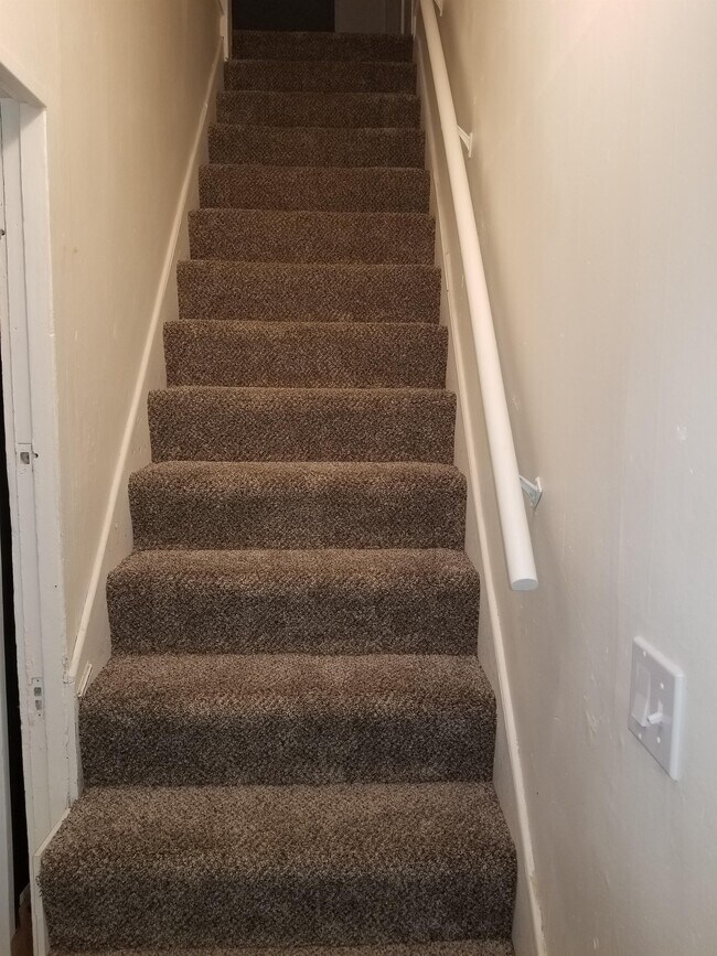 Building Photo - 10 N Touchet St