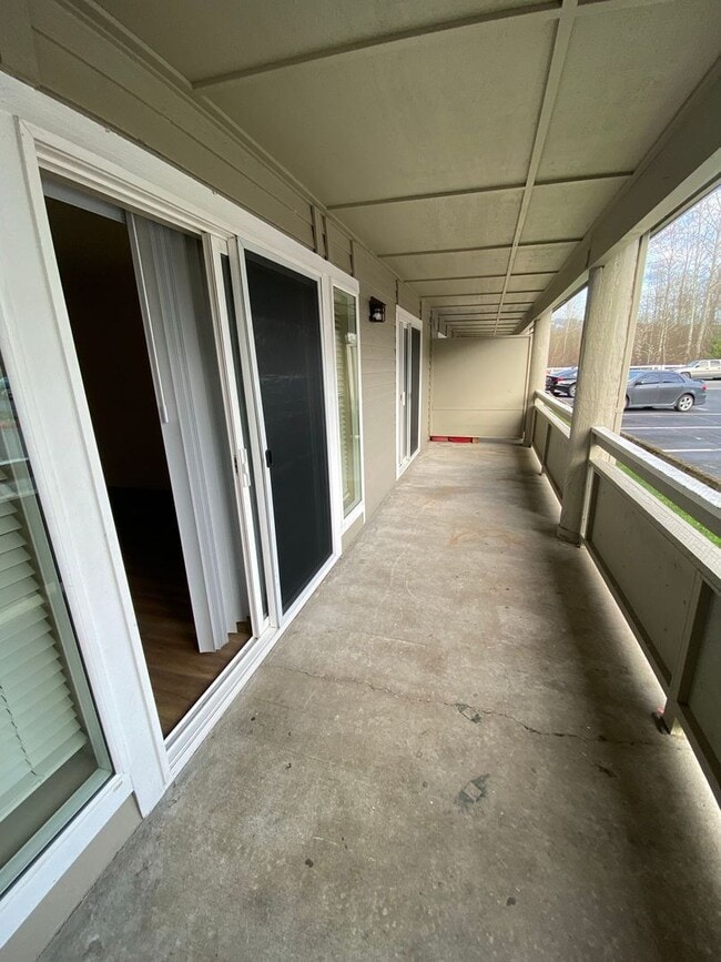 Building Photo - Two bedroom with balcony