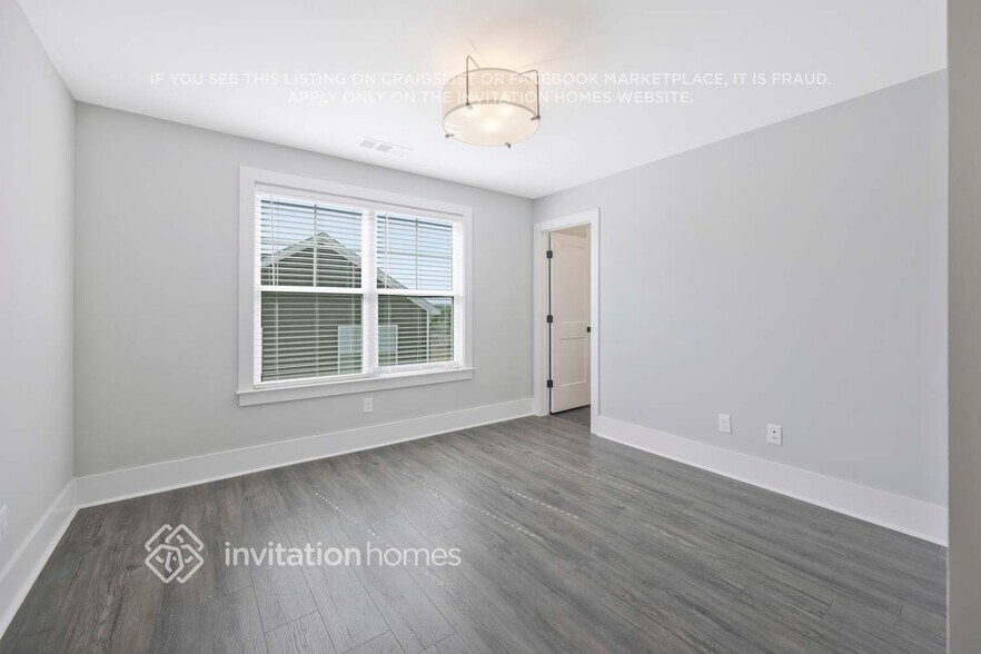 Building Photo - 647 Vernon Ave