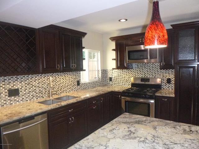 Building Photo - 770 W Altadena Dr