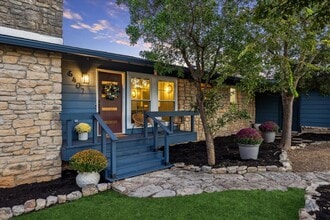 Building Photo - 6407 Lynn Ln