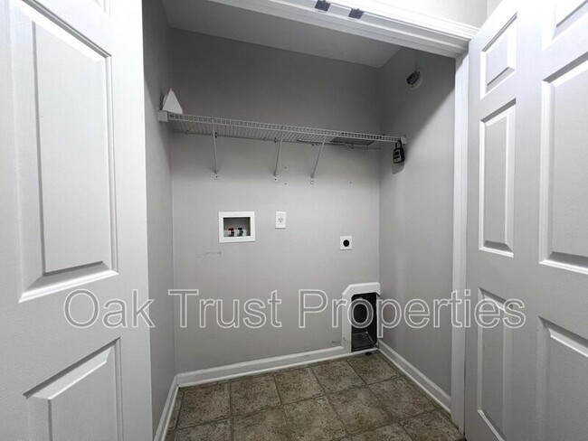 Building Photo - 1406 Grackle Ct