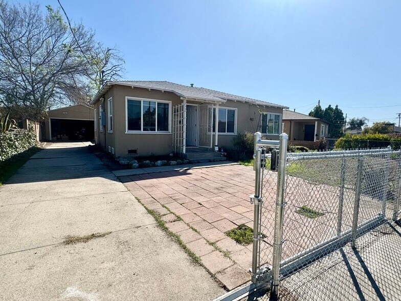 Building Photo - 6664 Ensign Ave