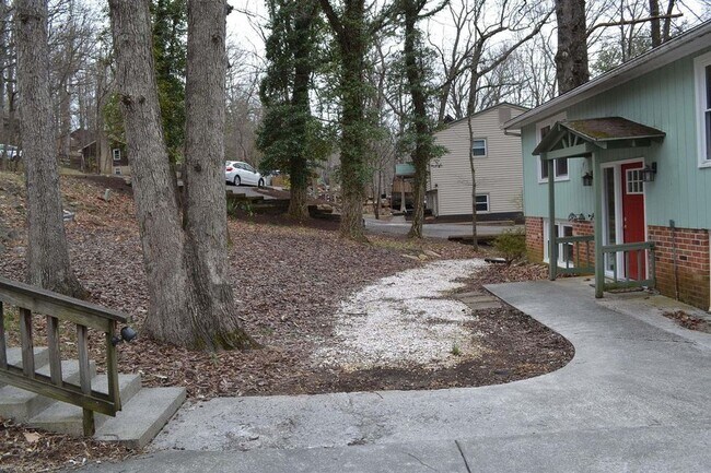 Building Photo - 1812 Gardenspring Dr