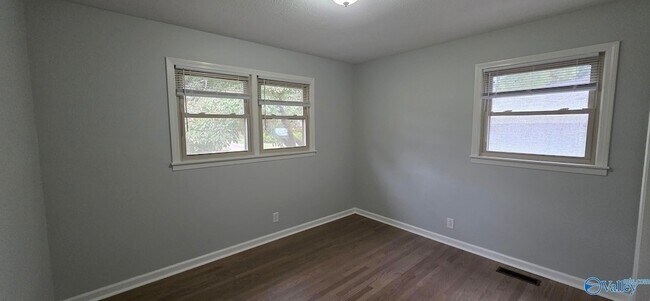 Building Photo - 3313 Teton Dr NW