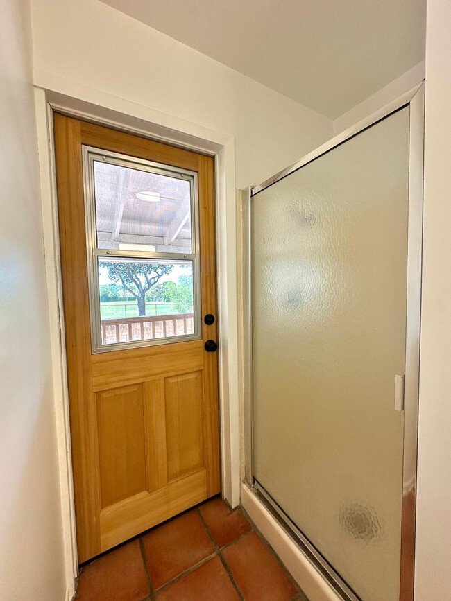 Building Photo - Desirable 4 bedroom home in Mountain View ...