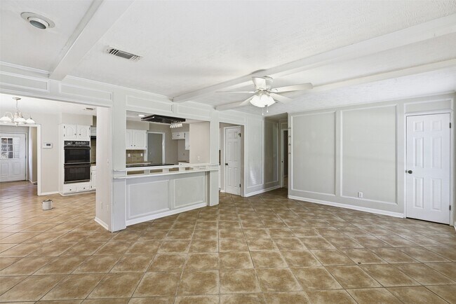 Building Photo - 20011 Sweetgum Forest Dr