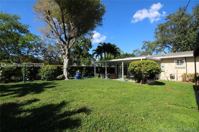 Building Photo - 9160 SW 73rd St