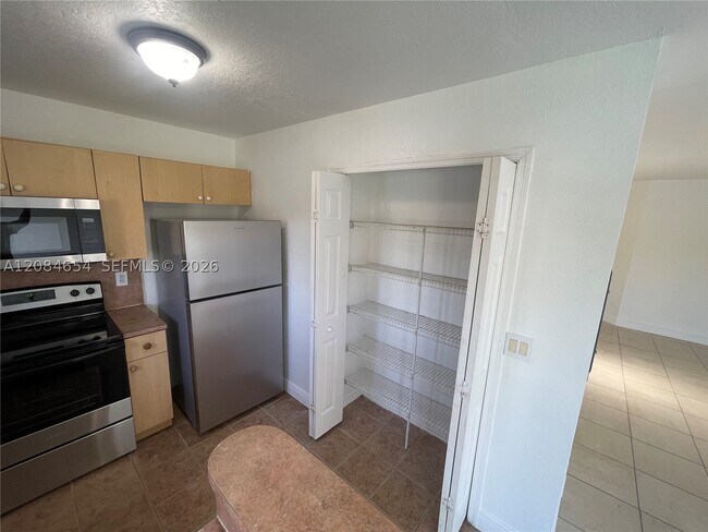 Building Photo - 1251 SE 31st Ct