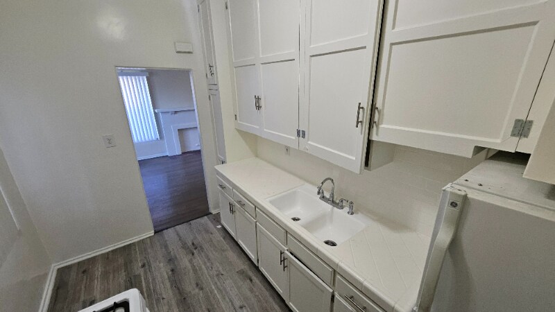 Building Photo - 519 N Gardner St