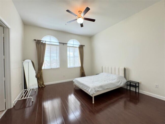 Building Photo - 3055 NW 126th Ave