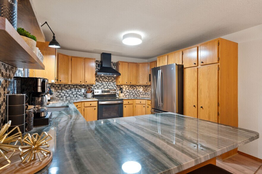 Building Photo - 205 Whitetail Ln