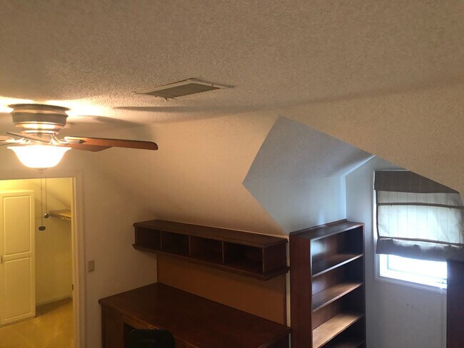 2nd floor Office - 120 Courtyard Ln