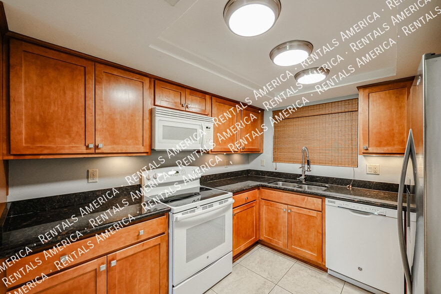 Building Photo - 3214 S El Camino Dr