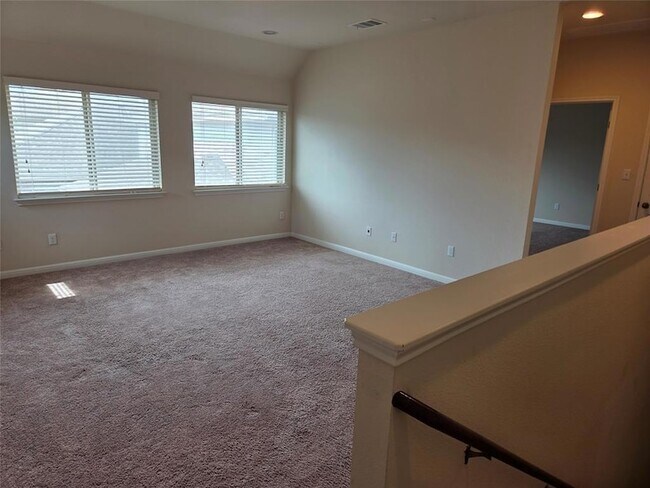 Building Photo - 2832 Coral Valley Dr