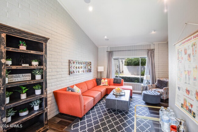 Building Photo - 4525 N 66th St