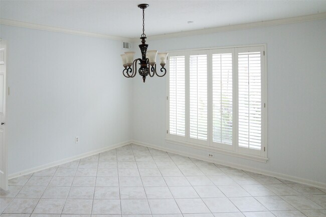 Building Photo - 16611 Brenton Oaks Dr