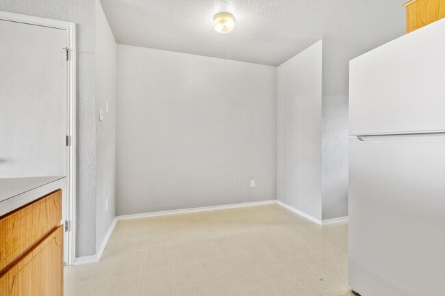 Building Photo - 4102 Terri Linn Dr