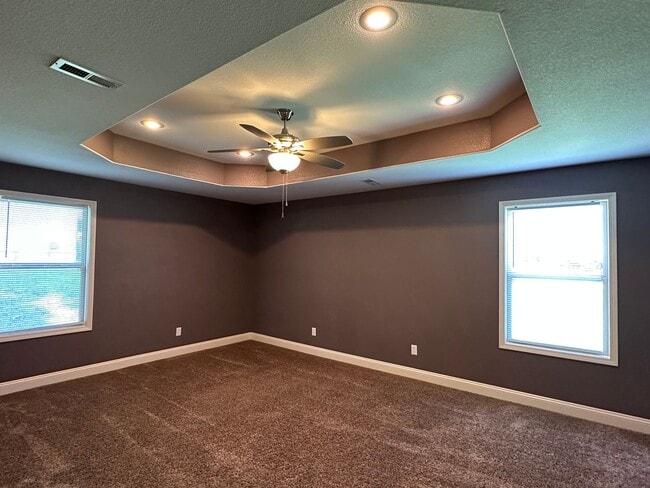 Building Photo - Well Maintained 3 Bed 2 Bath w/ Fence in Waynesville