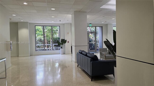 Building Photo - 4001 S Ocean Dr
