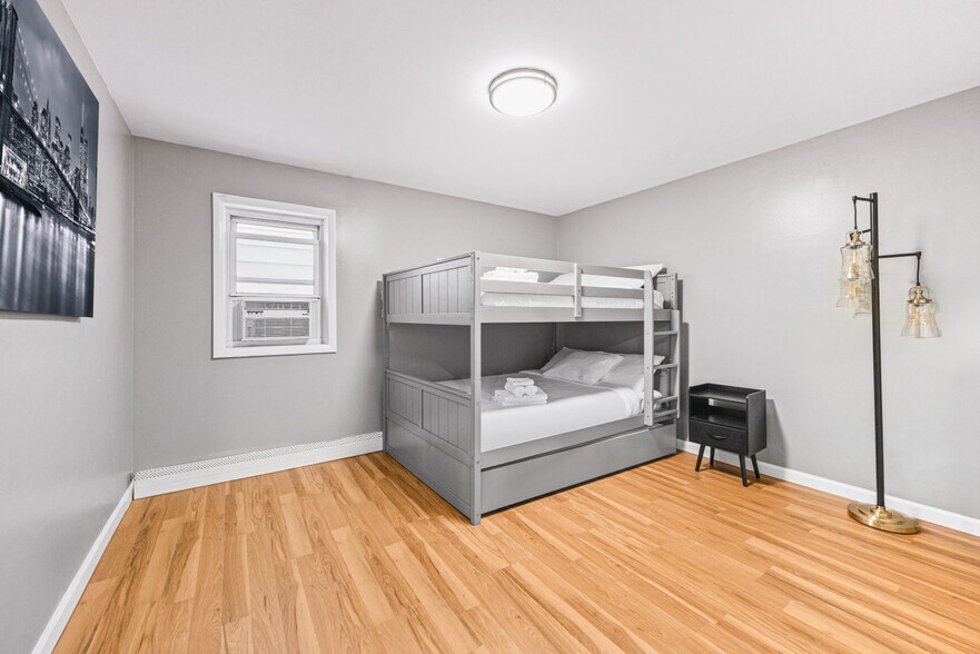 Building Photo - 529 Ave E