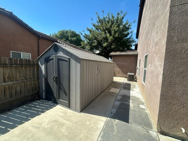 Building Photo - 2 Story house in Cul-De-Sac