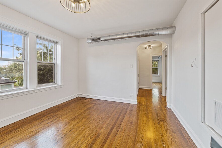 Building Photo - 3501 N Albany Ave
