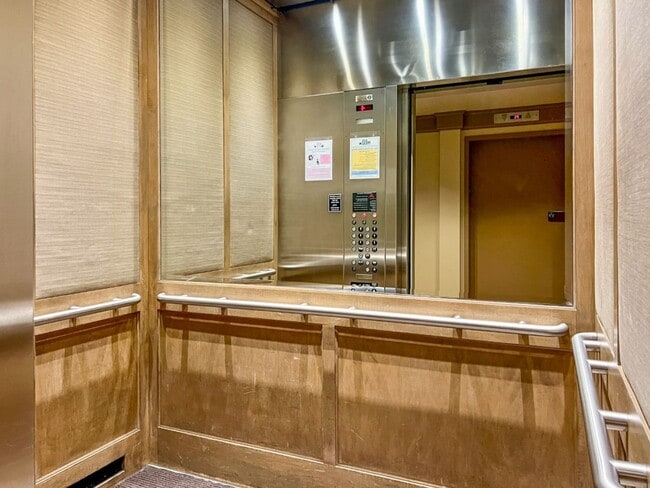 Building Photo - 1Bd/1Ba Seattle Condo