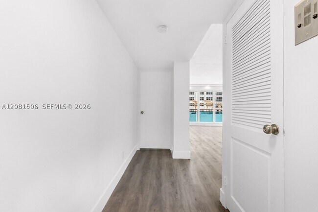 Building Photo - 3430 Galt Ocean Dr
