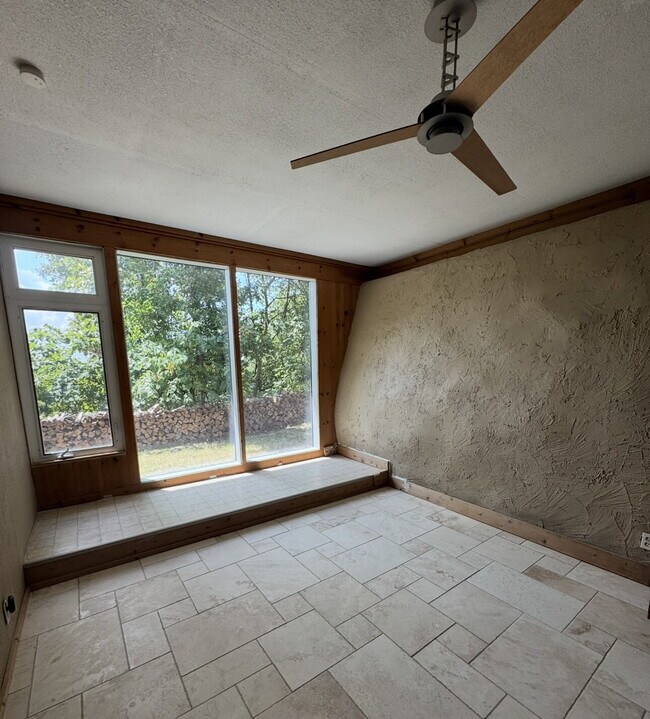 Building Photo - Rare & Beautifully Crafted Earthship Cabin...