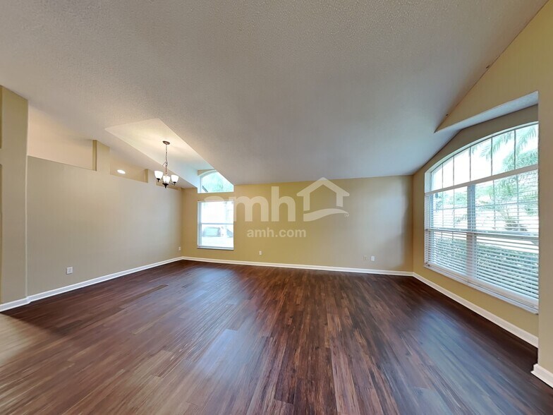 Building Photo - 6673 Bouganvillea Crescent Dr